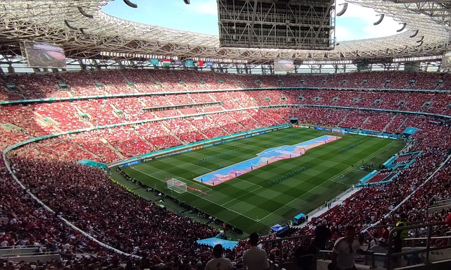 官方：布伦特福德助教科克伦加入图赫尔教练组，兼任两个职务.